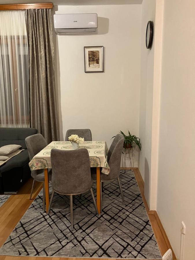 Apartamento Stan Na Dan Centar Banja Luka Exterior foto