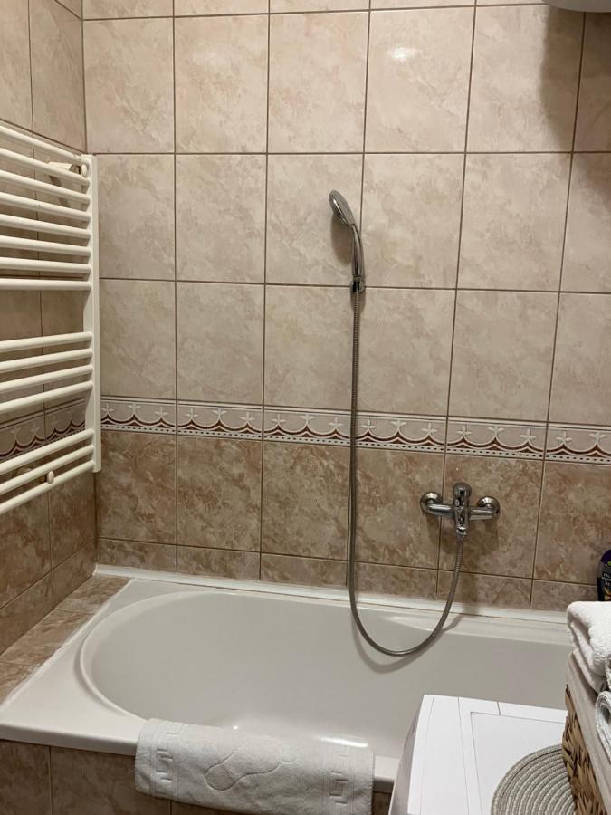 Apartamento Stan Na Dan Centar Banja Luka Exterior foto